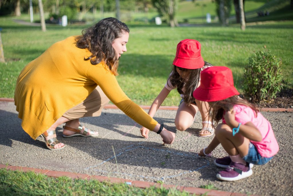 babysitter en sortie d'école