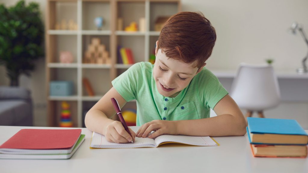 enfants et aide aux devoirs